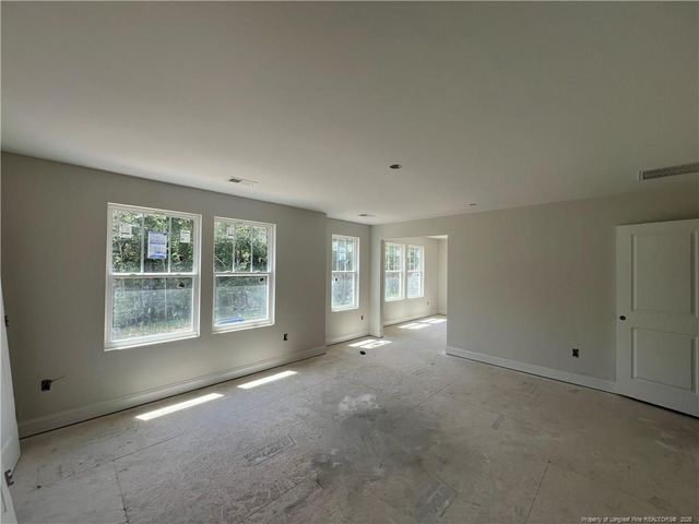 517 Grand Griffon Way, Lillington, NC 27546