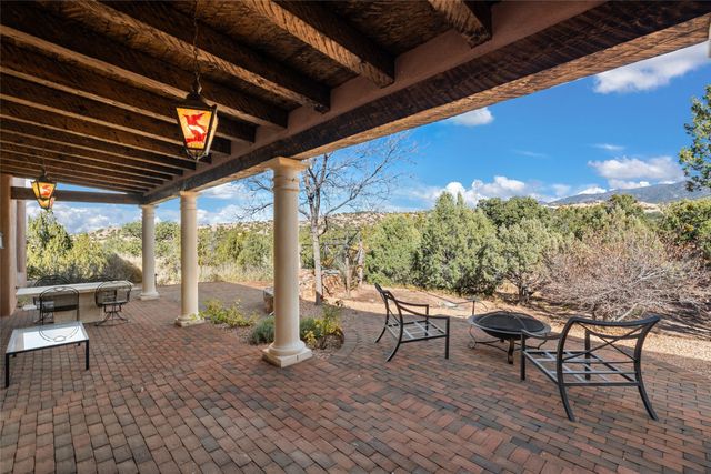 11 Lavadero Road, Santa Fe, NM 87506