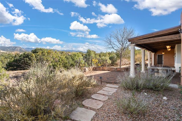 11 Lavadero Road, Santa Fe, NM 87506
