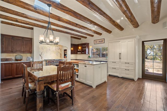 11 Lavadero Road, Santa Fe, NM 87506