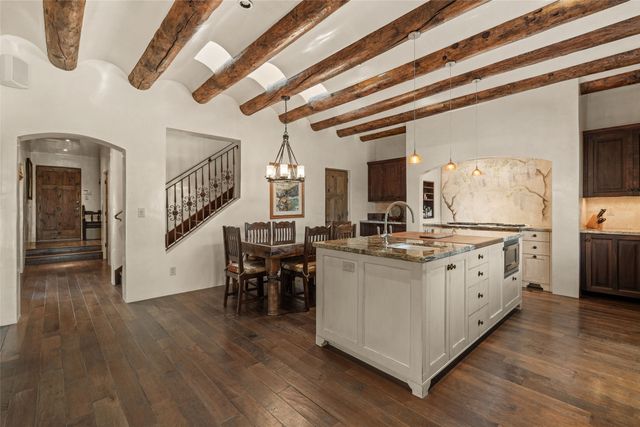 11 Lavadero Road, Santa Fe, NM 87506