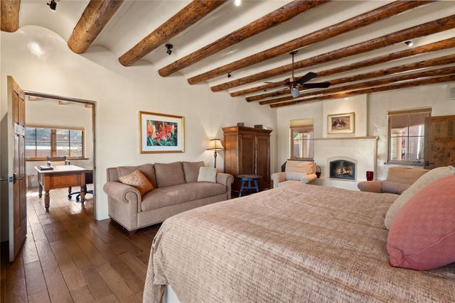 11 Lavadero Road, Santa Fe, NM 87506