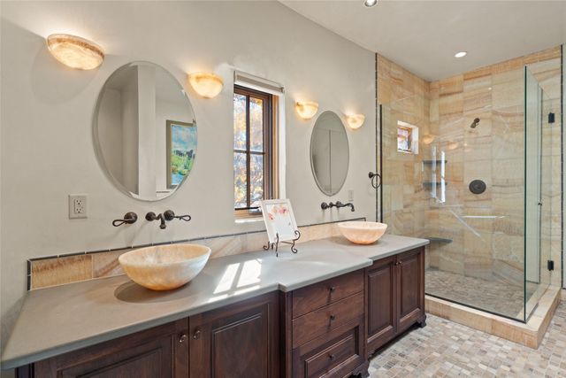 11 Lavadero Road, Santa Fe, NM 87506