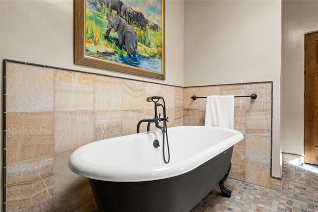 11 Lavadero Road, Santa Fe, NM 87506