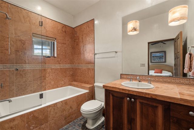 11 Lavadero Road, Santa Fe, NM 87506