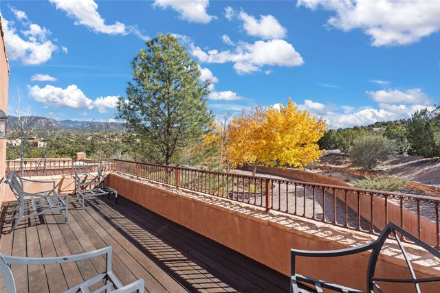 11 Lavadero Road, Santa Fe, NM 87506