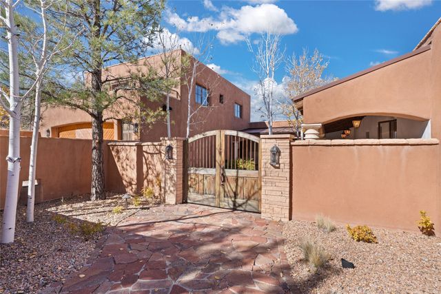 11 Lavadero Road, Santa Fe, NM 87506