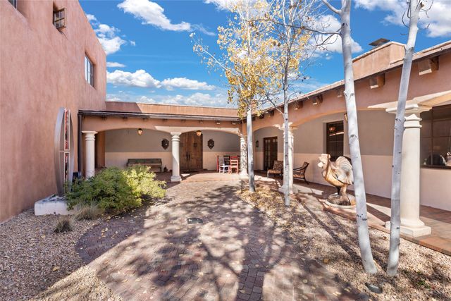 11 Lavadero Road, Santa Fe, NM 87506