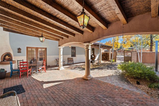 11 Lavadero Road, Santa Fe, NM 87506
