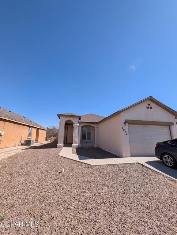 2232 HONOUR POINT Place, El Paso, TX 79938