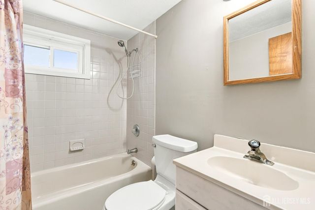 10 Grover Avenue, Sayreville, NJ 08872