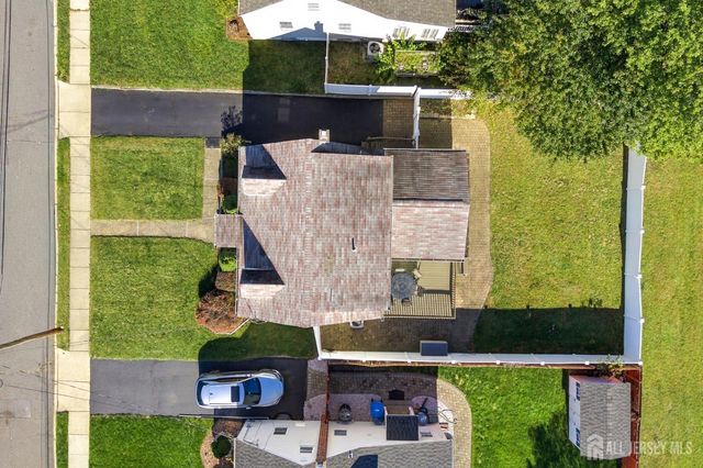 10 Grover Avenue, Sayreville, NJ 08872