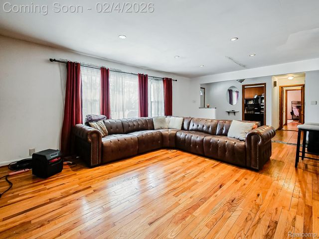 19819 Sussex Street, Detroit, MI 48235