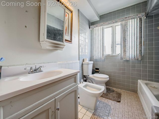 19819 Sussex Street, Detroit, MI 48235