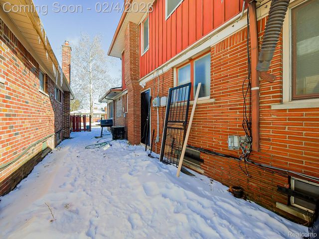 19819 Sussex Street, Detroit, MI 48235