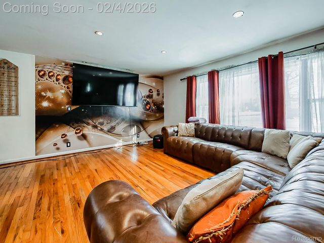 19819 Sussex Street, Detroit, MI 48235