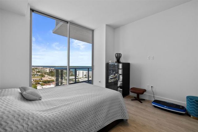 220 Lake Shore Drive 1417, Lake Park, FL 33403