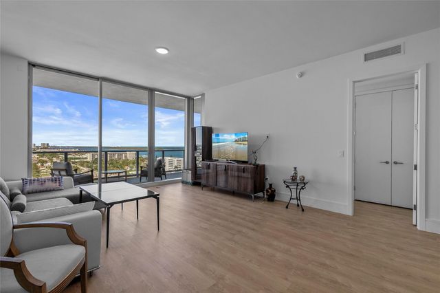 220 Lake Shore Drive 1417, Lake Park, FL 33403