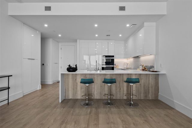 220 Lake Shore Drive 1417, Lake Park, FL 33403