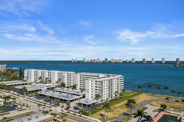 220 Lake Shore Drive 1417, Lake Park, FL 33403