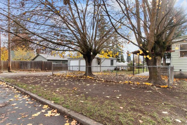 3928 N Cedar St, Spokane, WA 99205