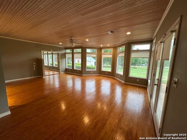 148 Robindale W, Bandera, TX 78003