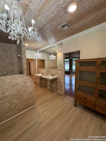 148 Robindale W, Bandera, TX 78003