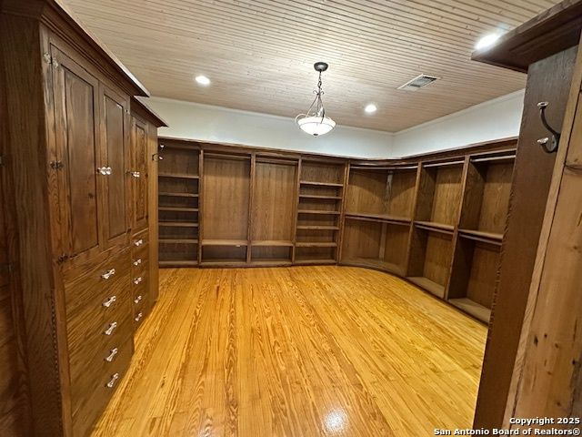 148 Robindale W, Bandera, TX 78003