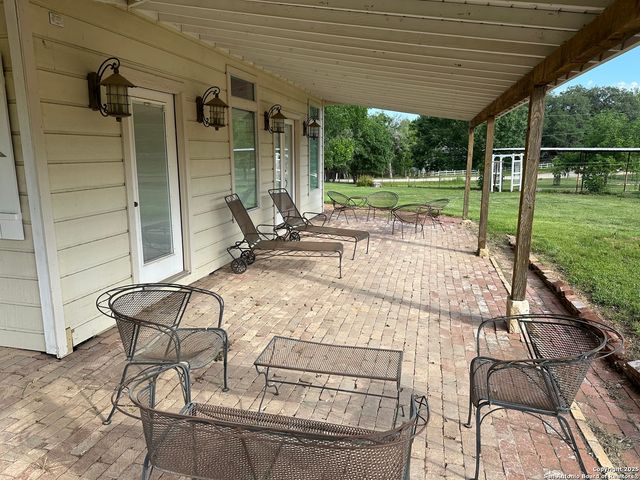 148 Robindale W, Bandera, TX 78003