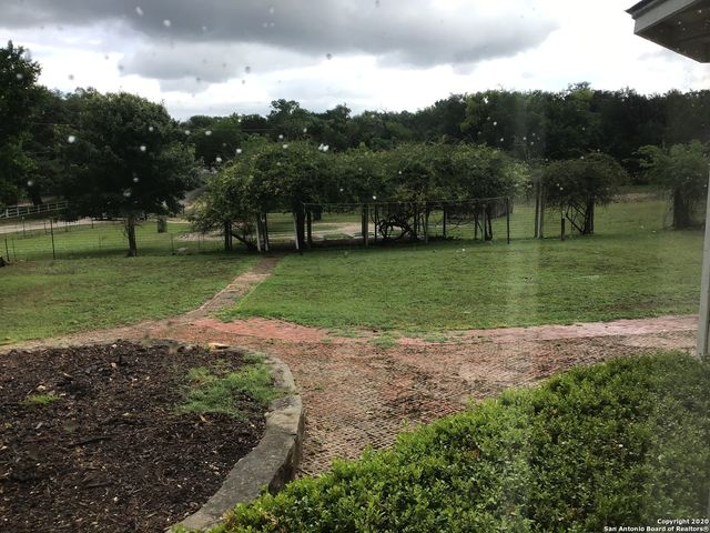 148 Robindale W, Bandera, TX 78003