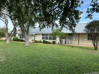 148 Robindale W, Bandera, TX 78003