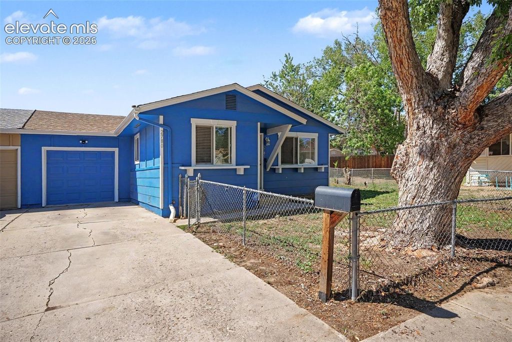 2780 Carmel Circle, Colorado Springs, CO 80910 — exterior