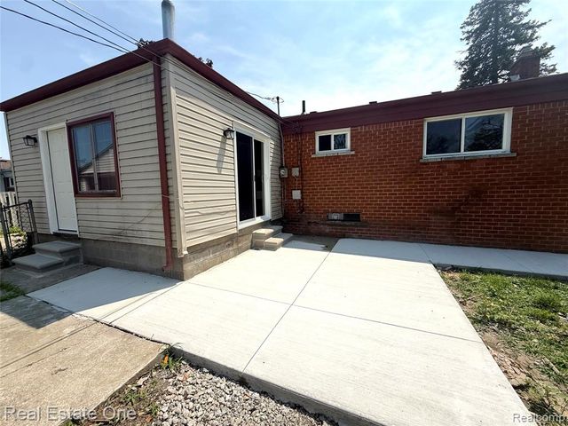 28476 Marquette Street, Garden City, MI 48135