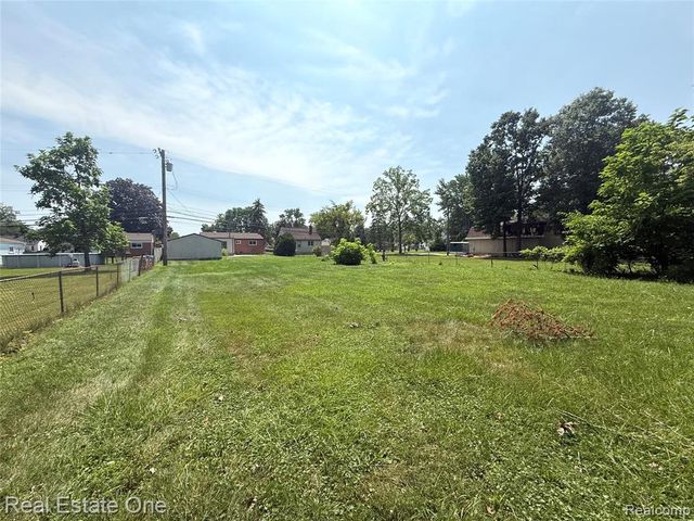 28476 Marquette Street, Garden City, MI 48135