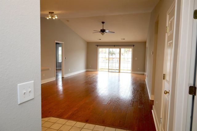 698 Pepperbush Dr., Myrtle Beach, SC 29579