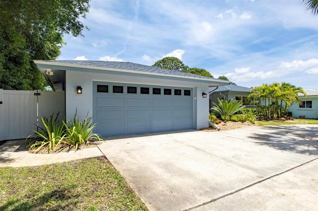 656 MEHLENBACHER ROAD, Belleair, FL 33756