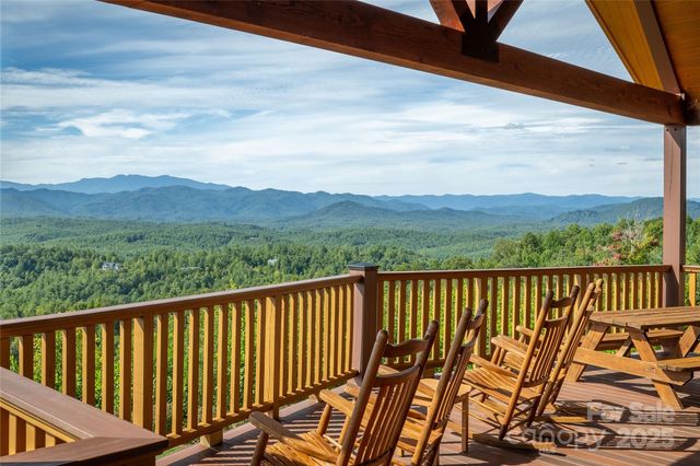 1030 River Club Ridge, Lenoir, NC 28645