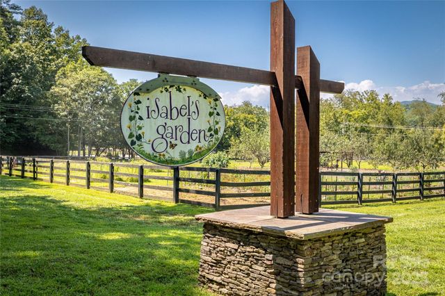 1030 River Club Ridge, Lenoir, NC 28645