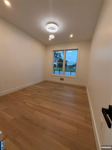 6 Scharg Court, Clifton, NJ 07013