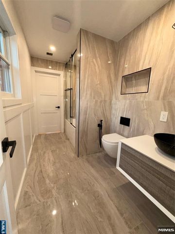 6 Scharg Court, Clifton, NJ 07013