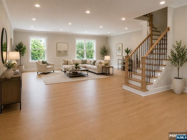 6 Scharg Court, Clifton, NJ 07013