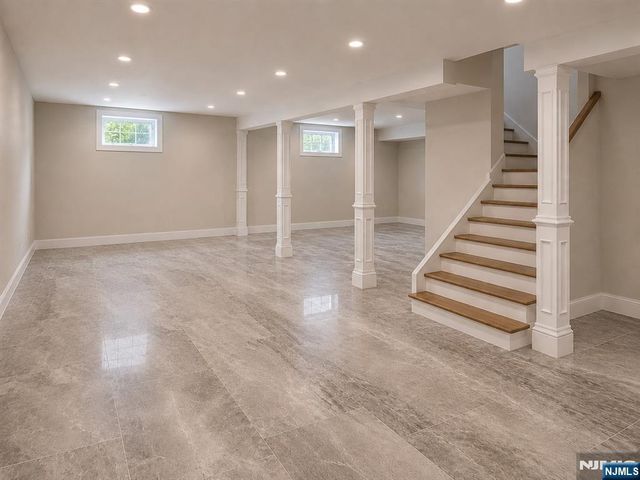 6 Scharg Court, Clifton, NJ 07013