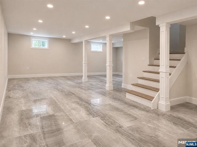 6 Scharg Court, Clifton, NJ 07013
