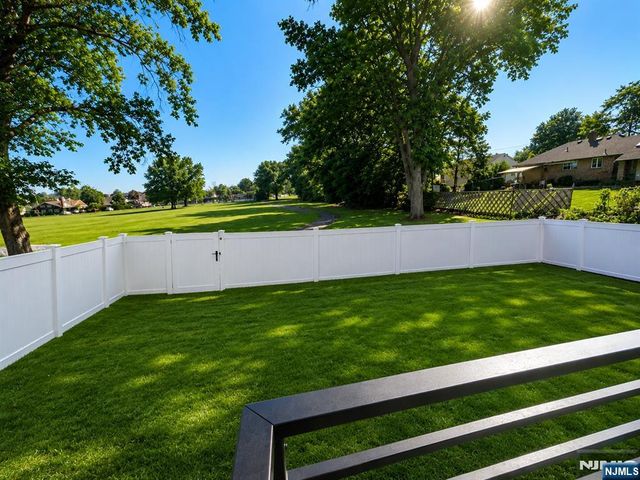 6 Scharg Court, Clifton, NJ 07013