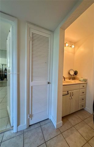 16518 NE 26th Avenue 304, North Miami Beach, FL 33160