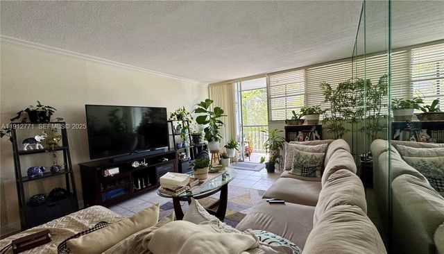 16518 NE 26th Avenue 304, North Miami Beach, FL 33160