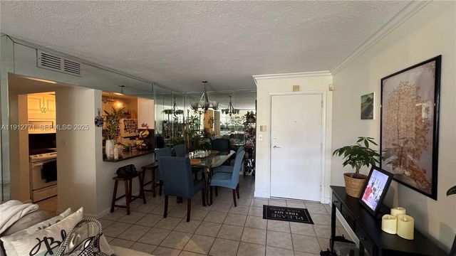 16518 NE 26th Avenue 304, North Miami Beach, FL 33160