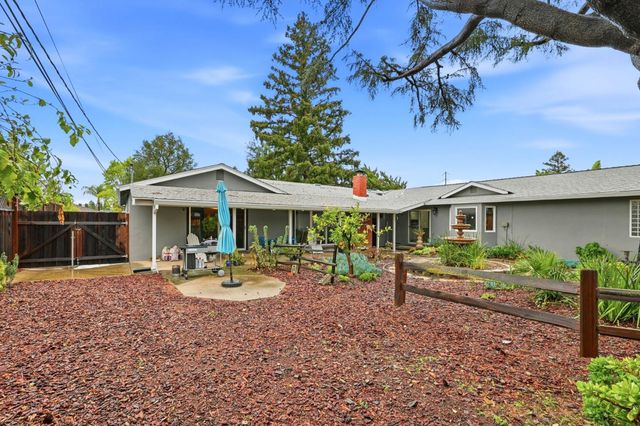 18762 Casa Blanca Lane, Saratoga, CA 95070