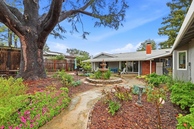 18762 Casa Blanca Lane, Saratoga, CA 95070