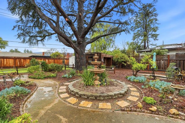 18762 Casa Blanca Lane, Saratoga, CA 95070